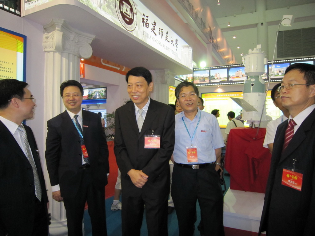 鞠维强厅长到球友会体育（中国）官方网站展馆指导