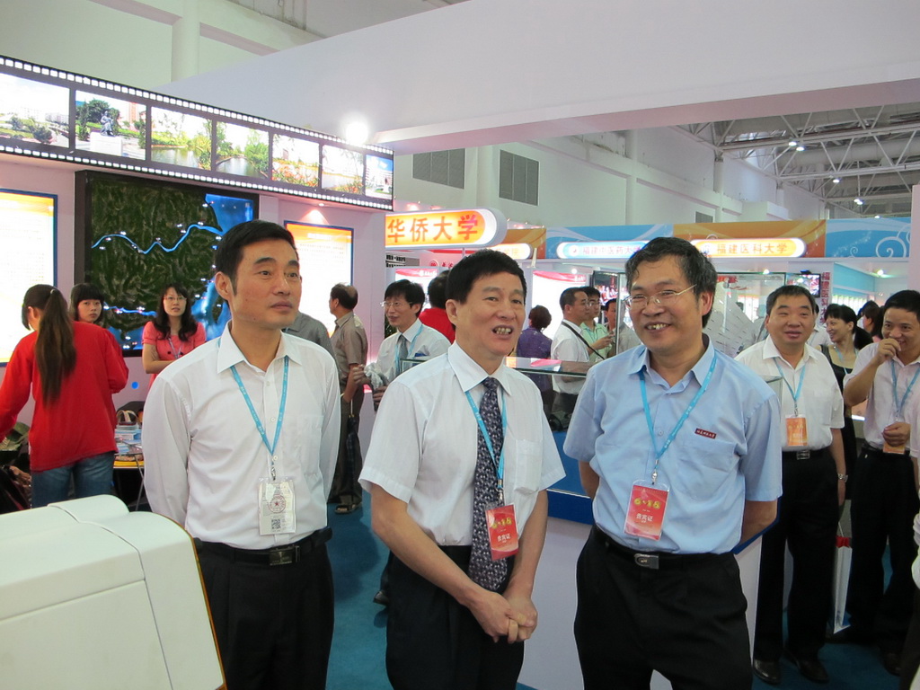 郑传芳书记到球友会体育（中国）官方网站展馆指导