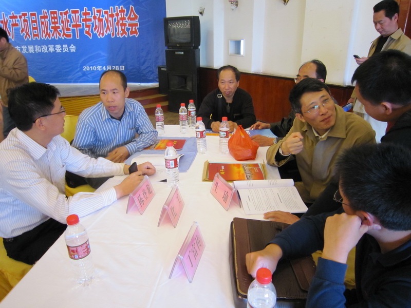 企业代表与球友会体育（中国）官方网站教授现场交流